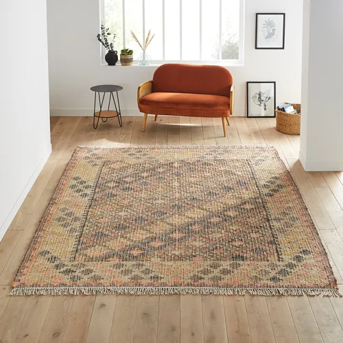 Eco-friendly sisal carpets for modern Dubai spaces, combining comfort and style.