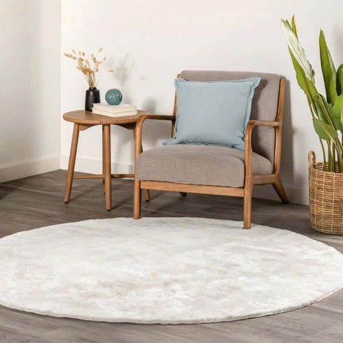 Fluffy washable rug with solid color – great for comfort and easy maintenance.