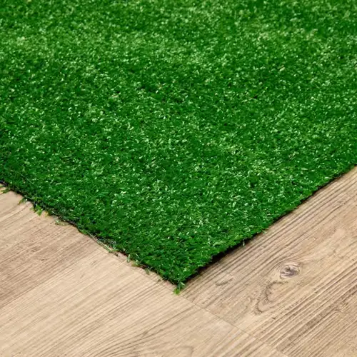 UV-resistant grass carpet designed for Dubai’s sunny climate.