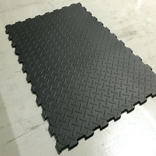 Dubai gym flooring with rubber mat protection