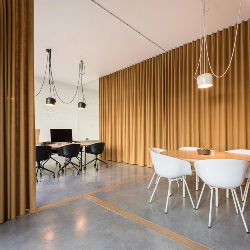 Hand-tailored silk curtains in Dubai – exclusive drapery design for villas and apartments