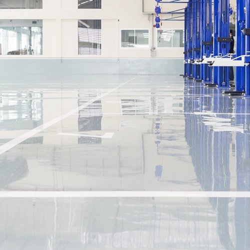 Industrial-grade epoxy flooring in a Dubai warehouse designed for heavy-duty use