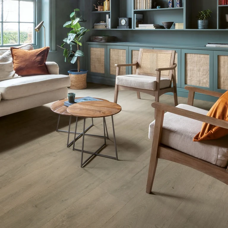 Laminate flooring with realistic wood patterns