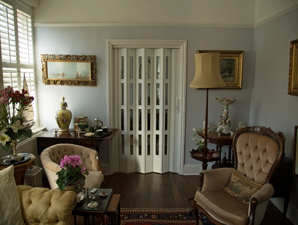 Wood Veneered Folding Doors