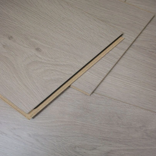 Wood-look floors with real grain feel in Dubai