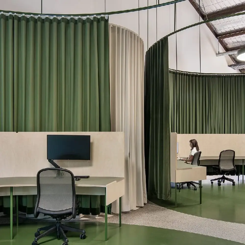 Corporate office curtains in UAE – designed to improve aesthetics and reduce glare.